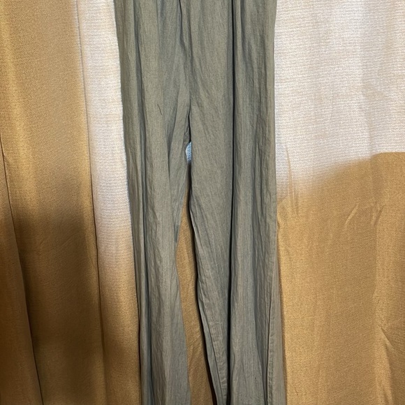 Sleeveless Jumpsuit - Picture 2 of 2